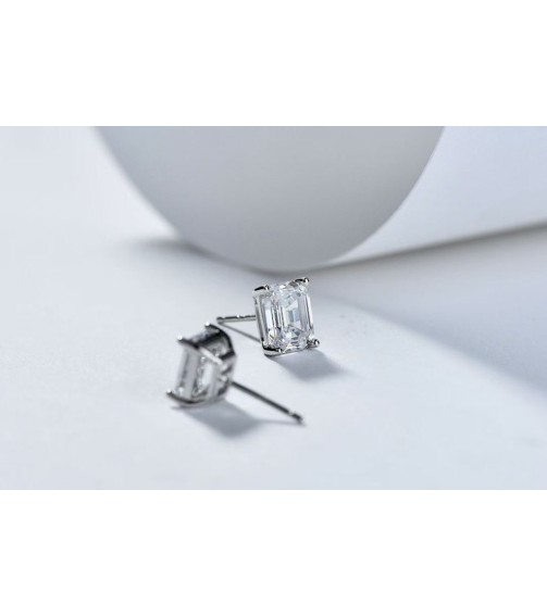 2ct Emerald Cut Diamond Earring 