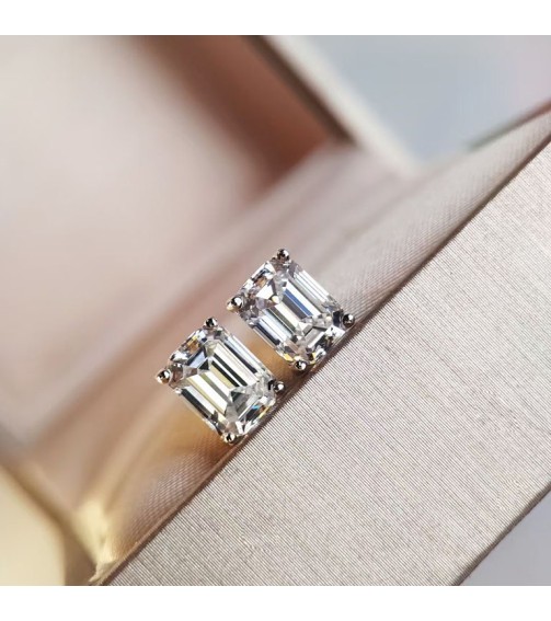 2ct Emerald Cut Diamond Earring 