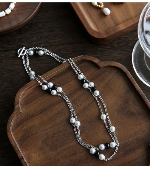 Black and White Beads Sweater Chain