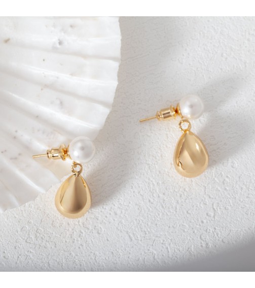 Pearl and Gold Drop Earring