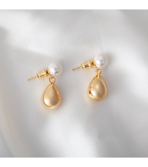 Pearl and Gold Drop Earring