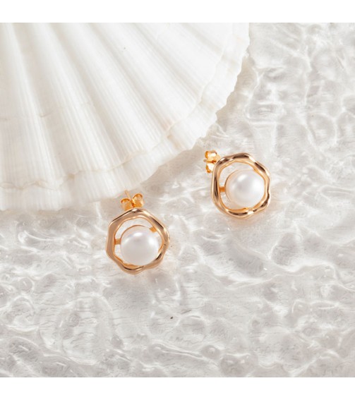 Retro Oval Pearl Earring 