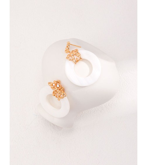 Round White Shell Earring 